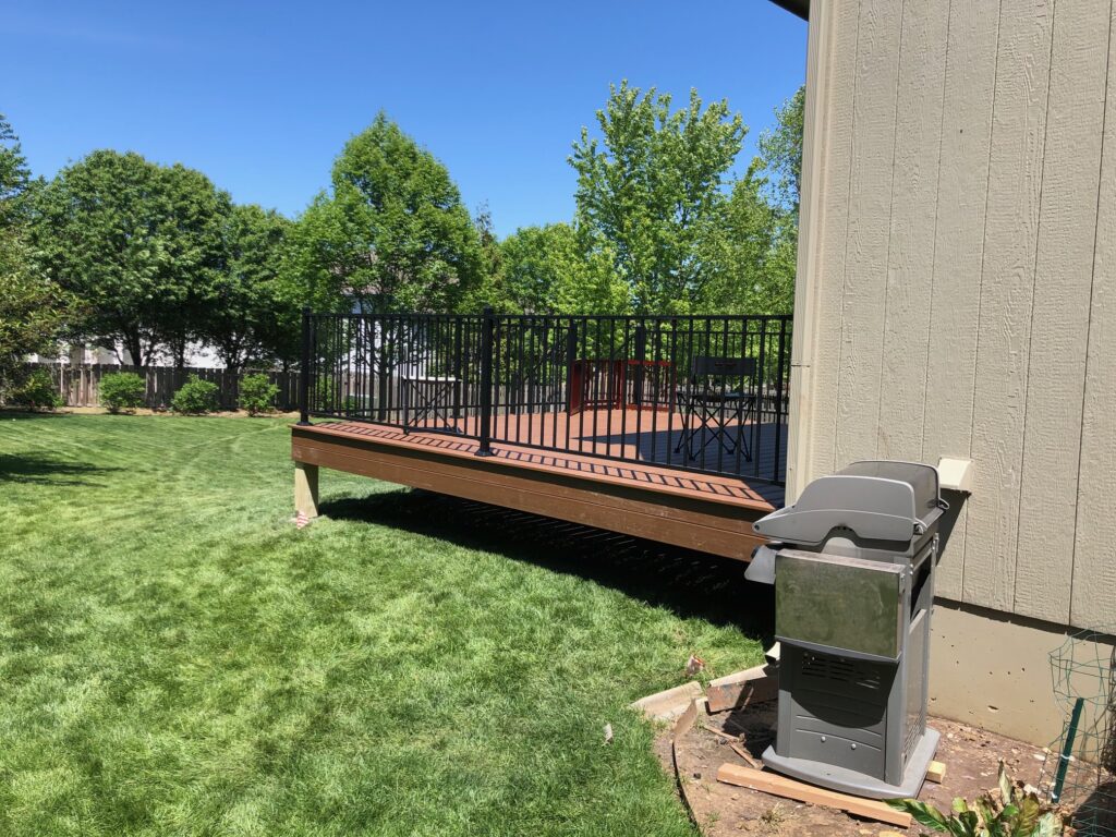 Deck Builder in Overland Park, KS