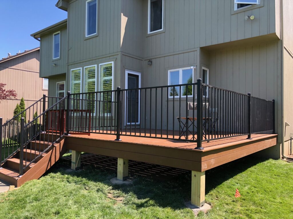 Deck Builder in Overland Park, KS