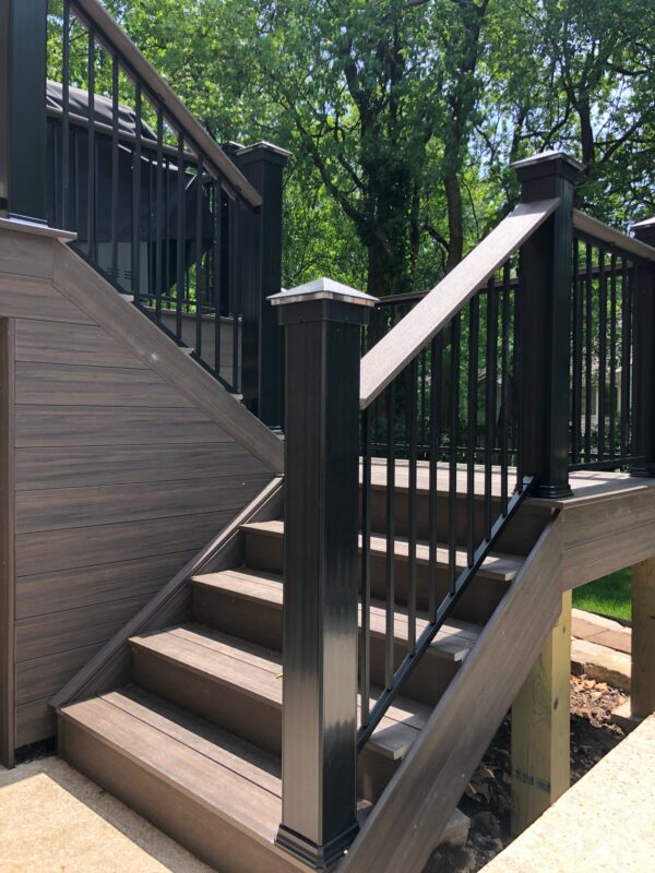 Deck builder in Leawood, KS