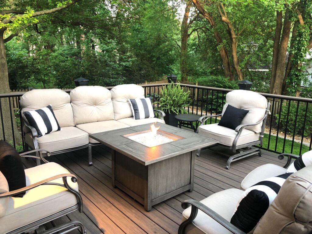 Deck builder in Leawood, KS