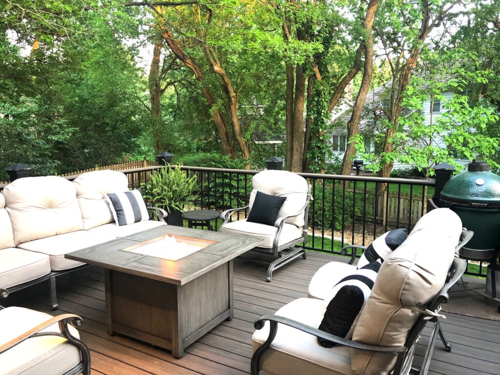 Deck builder in Leawood, KS