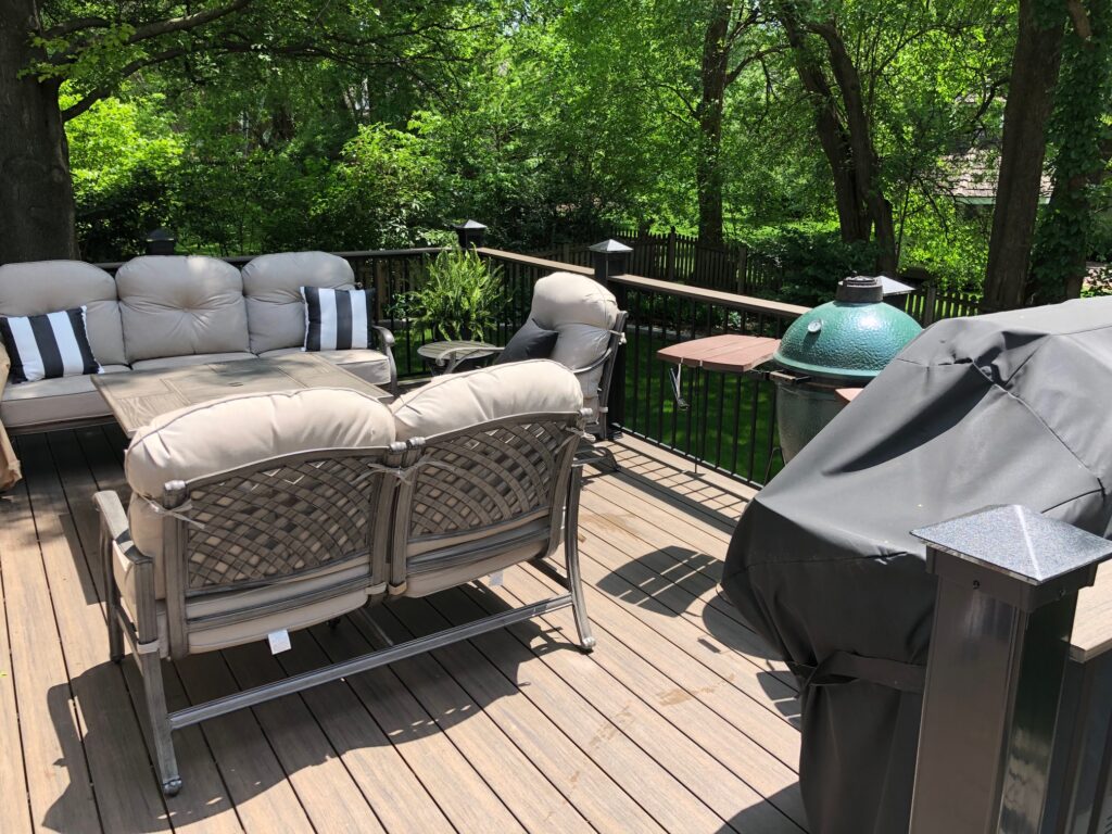 Deck builder in Leawood, KS