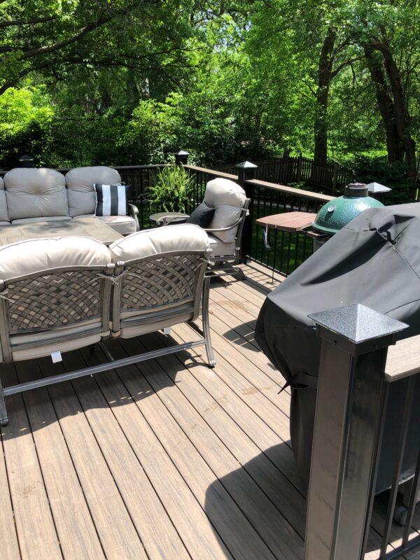 Deck builder in Leawood, KS